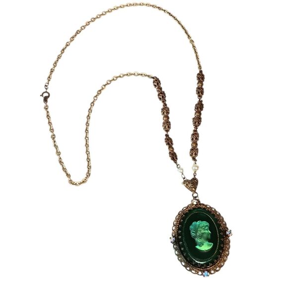 Vintage Green Glass Cameo Iridescent Necklace Goldtone Filigree & Rhinestones - Picture 2 of 16